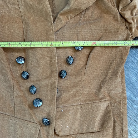 Blazer - Picture 4 of 7